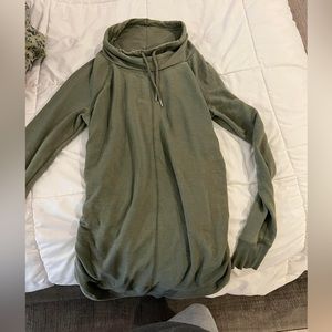 Isabel size small maternity sweatshirt